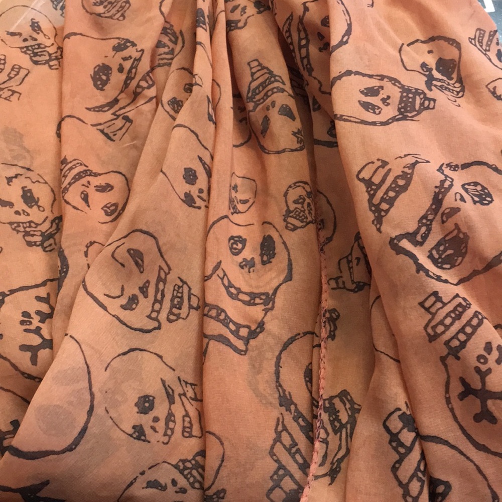 Skull scarf nwot